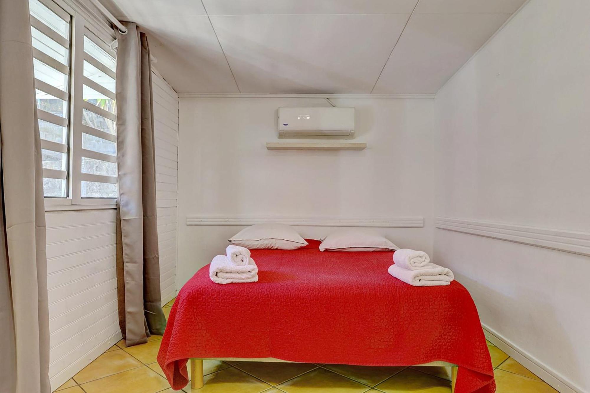 La Villa D'Eden - Saint Gilles Les Bains 外观 照片